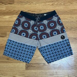 vissla boardshorts 32 geometric